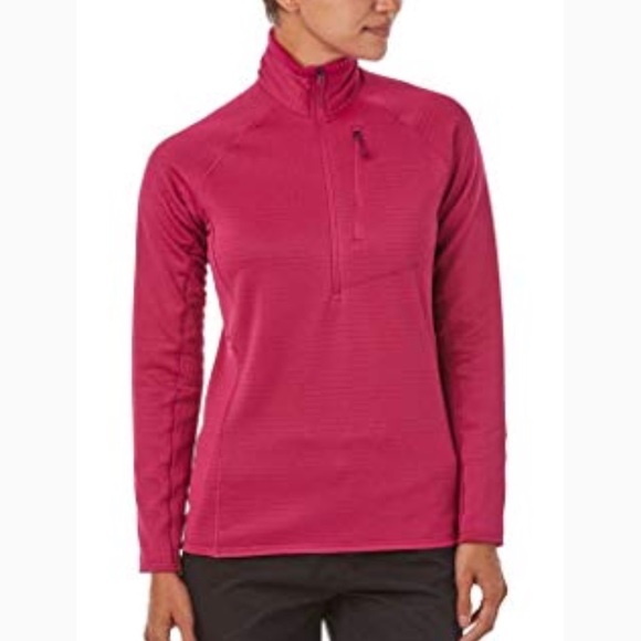Patagonia Tops - Patagonia R1 1/4 Zip LS 💕 Monogram